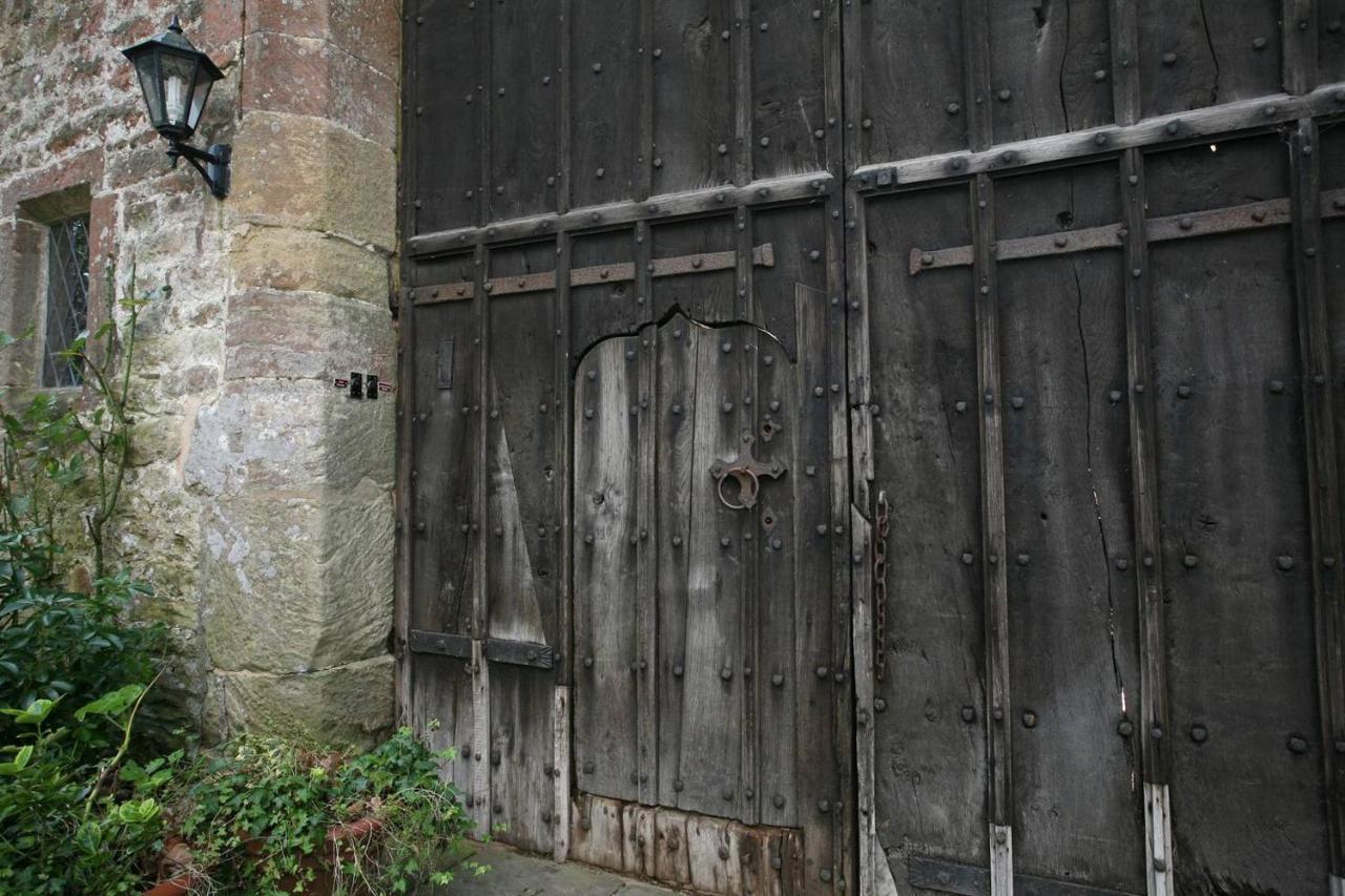 Mathern Welsh Gatehouse, Historic Castle Which Can Cater For Electric Vehicle מראה חיצוני תמונה