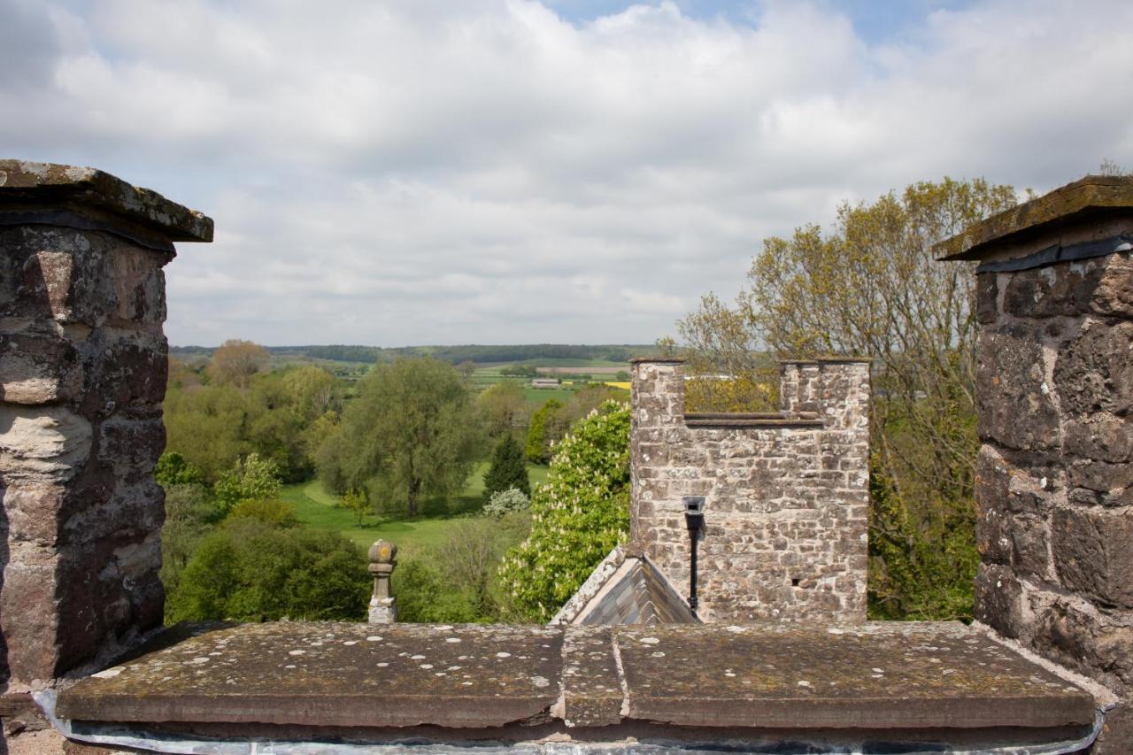 Mathern Welsh Gatehouse, Historic Castle Which Can Cater For Electric Vehicle מראה חיצוני תמונה