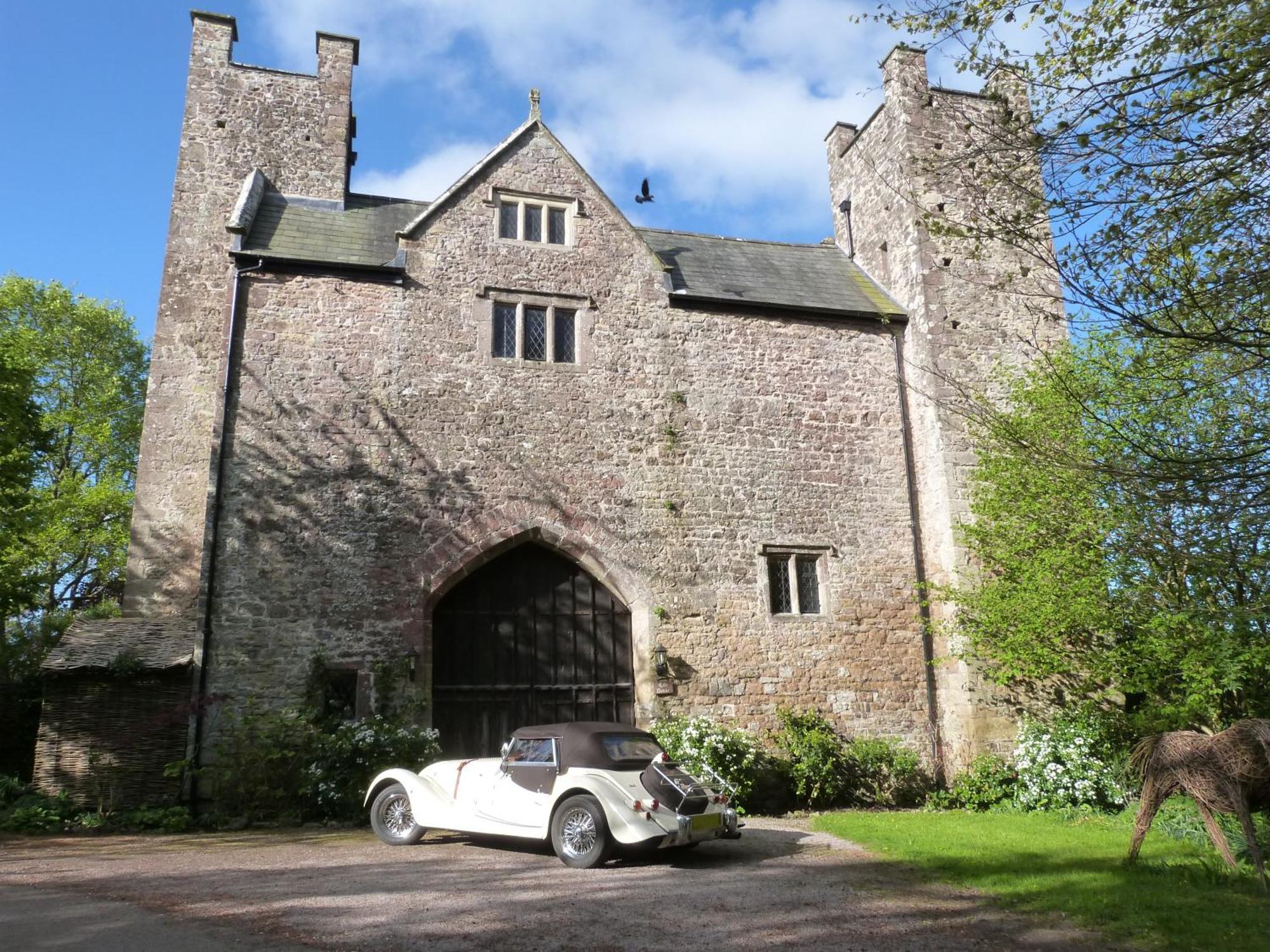 Mathern Welsh Gatehouse, Historic Castle Which Can Cater For Electric Vehicle מראה חיצוני תמונה